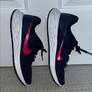 Nike Women’s Athletic Shoes - Navy and Pink